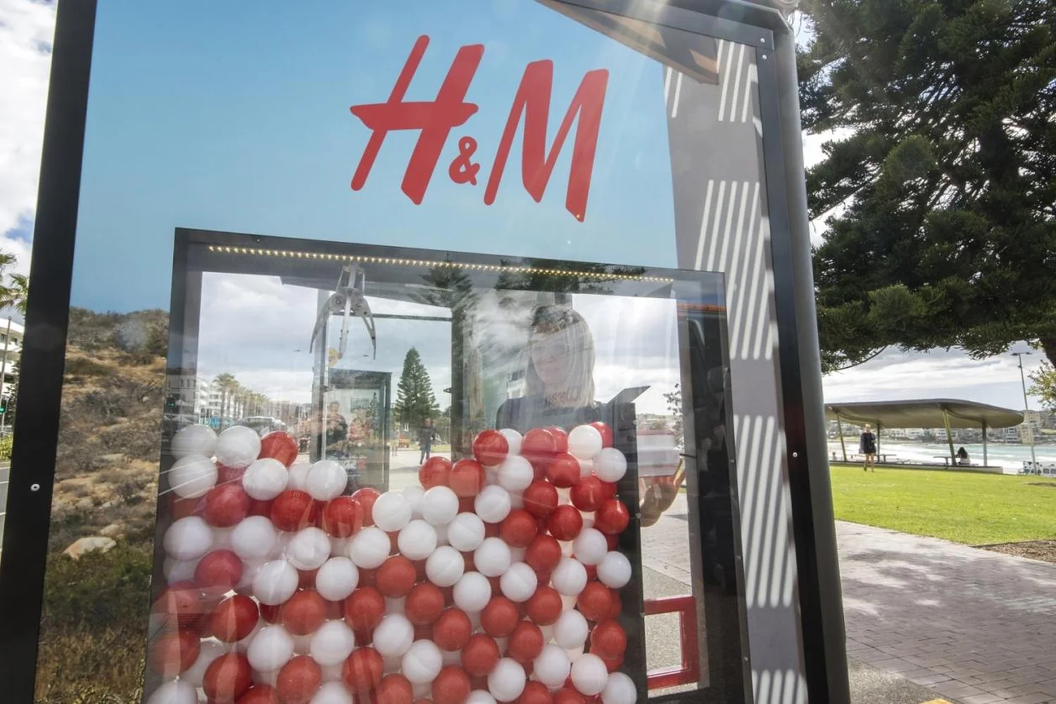 australien-hundm-claw-machine.webp
