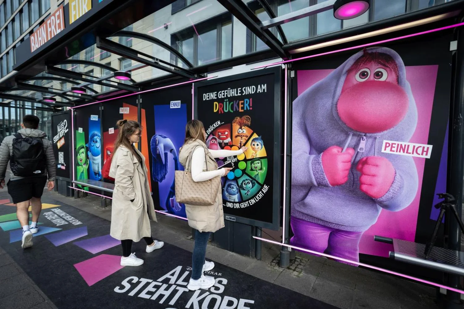 berlin-allesstehtkopf-waltdisney-4.webp
