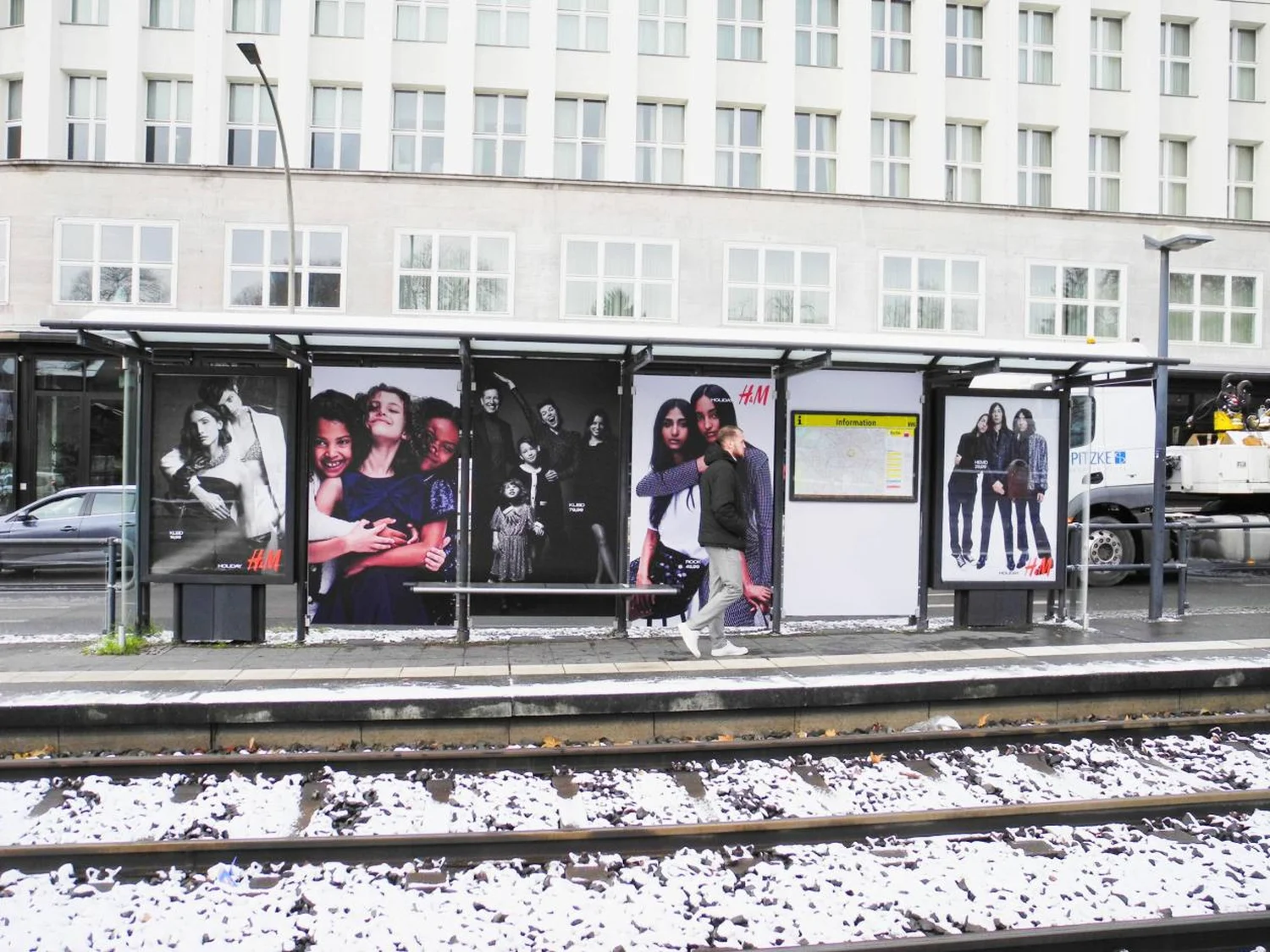 berlin-hundm-wartehallenbranding-schnee-4.webp