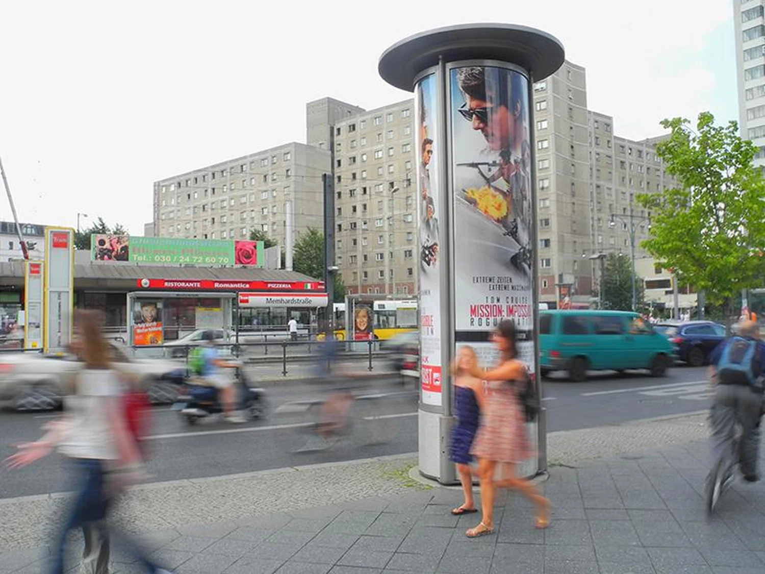 berlin-paramount-mission-imbossible-saeule-mit-musik-3.webp