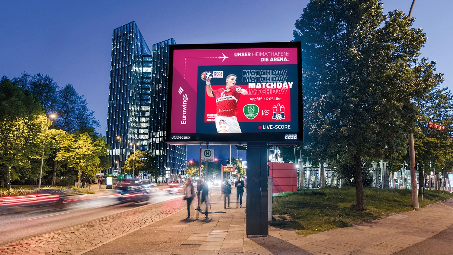 Digital City Light Board mit Digital News Ads zum Handball in Hamburg.