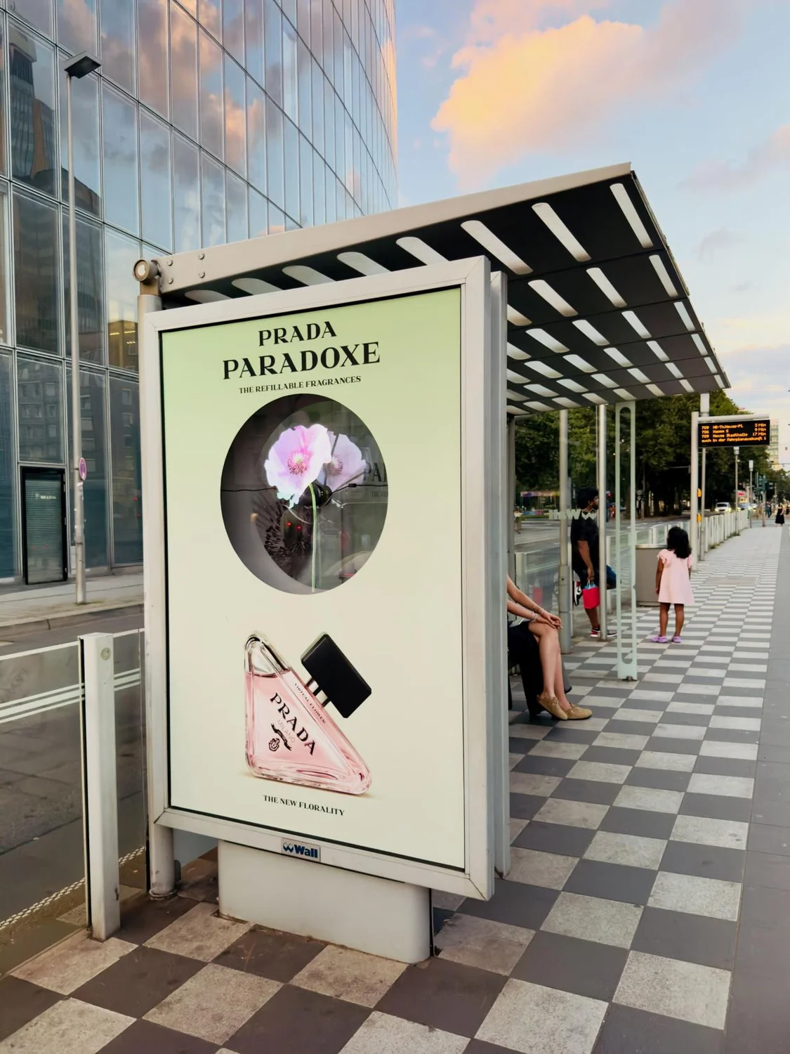 duesseldorf-prada-duftspender-2.webp