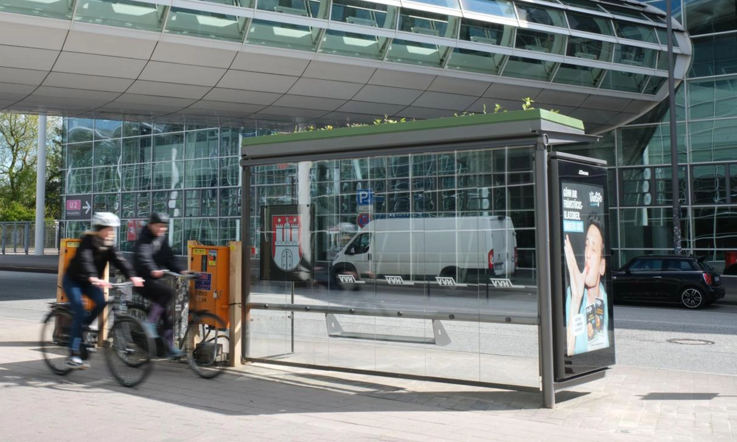 gründach-bus-wartehalle-karolinenstraße-hamburg.webp