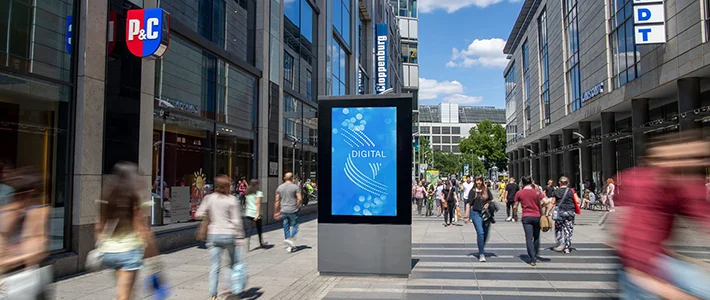 Digital City Light Poster in Prager Straße in Dresden zum Launch des neuen digitalen Standorts.