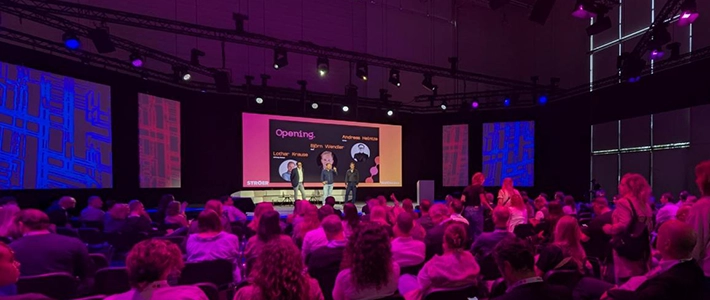 Opening der Dmxco 2025 mit Publikum im Vordergrund